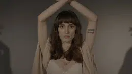 Leliel Söz Gelimi (Synthetic Stars) şarkısını yayınladı: Cemre Kamacıoğlu’ndan yeni tekli