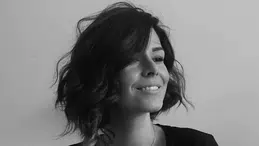 Öğretmenlikten setlere uzanan yol: Zeynep Sarıözkan’ın hayatındaki büyük dönüşüm