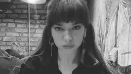 Genç doktor Zeren Ünver ameliyat sahnesiyle ekrana damga vurdu