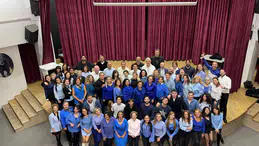 İzmirli bir erkeğin hayalleri sahnede: 7 İzmirli Pürmüz müzikali geliyor