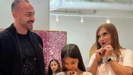 Takipçileri gözlerine inanamadı: Demet Akalın ve doğum günü konseptinde zarif tercih!