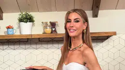 Oğlundan Çağla Şıkel’e şampiyonluk hediyesi! Bodrum’da kuzey fırtınası