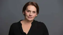 Nur Sürer kimdir, kaç yaşında, asıl adı ne ve nereli? İşte usta sanatçının hayatı ve oynadığı diziler