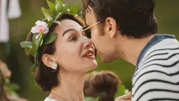 Birce Akalay ve Hakan Kurtaş'tan aşk dolu İzmir pozu: 'Rüyalarımız gerçek oldu!'