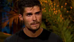 Barış Murat Yağcı Survivor’dan çekilecek mi? Parmak kırığı ne durumda, Acun Ilıcalı ne dedi, tedavi süreci nasıl ilerliyor?