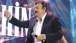 Kıbrıs’ta tarihi buluşma: Selami Şahin, Zeki Müren ile hologram düeti yaptı!