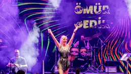 Ömür Gedik Bodrum konserinde yeni şarkısını ilk kez seslendirdi