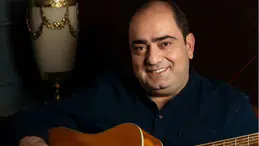 Tolgshow Yıldızlar piyanisti kim? Özer Atik kimdir, kaç yaşında, nereli, evli mi, çocuğu var mı, albümleri neler?