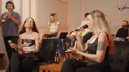 Gökçe ve Melis Karaduman "Ne Yapardım" şarkısında düet yaptı