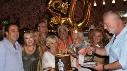Fedon 80. yaşını Bodrum'da kutladı: Yaş sadece bir sayıdan ibaret