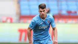 Barcelona maçının yıldızı yuvadan uçtu: Trabzonspor transferi resmen açıkladı