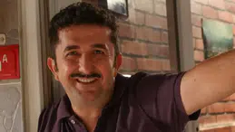Uğur Akay kimdir, nereli, kaç yaşında, evli mi, eşi kim, eğitimi ne, hangi dizi ve filmlerde oynadı?