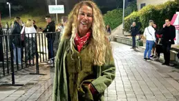 Gül Erda Harbiye’de Garou konserini izledi
