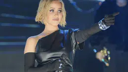 Derya Uluğ İzmir Kültür Yolu Festivali kapsamında sahne aldı