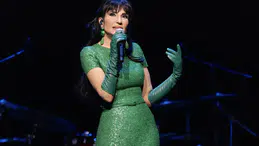 Ayşegül Aldinç 30 Ekim'de İzmir SoldOut Performance sahnesinde