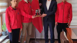 Pazarlar Spor Lisesi Spor Kulübünden Kütahya Vali Yardımcısı Harun Kazez'e ziyaret