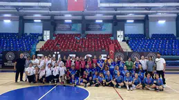 Düzce'de okul sporları hentbol müsabakalarının şampiyonları belli oldu