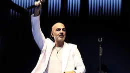 Soner Sarıkabadayı Türkiye ve yurt dışı turne takvimini duyurdu