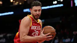 Alperen Şengün NBA parkesinde devleşti: Tarihi rekorla galibiyeti getirdi