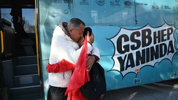 Katar’da mahsur kalan Türk sporcular memleketine döndü