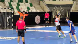 Giresun parkelerinde gol yağmuru: Genç hentbolcular şampiyonluk için ter döküyor
