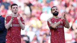 Anfield’da hüzünlü veda: Salah ve Robertson efsane oldukları formaya gözyaşlarıyla veda etti