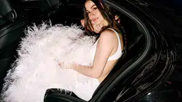 Cannes rüzgarı Demet Özdemir ile esti: Kırmızı halıda Türk modasının imzası