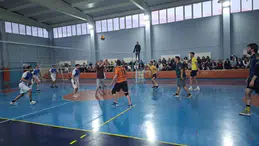 Filede zafer hastanenin: Hisarcık’ta voleybol heyecanı kupa ile taçlandı