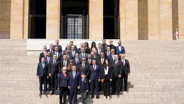 Dursun Özbek ve yönetiminden Anıtkabir'de gövde gösterisi: Cumhuriyet vurgusuyla yeni dönemi başlattılar