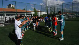 Kalespor, şampiyon takım cırgalanspor'u alkışladı