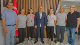 Pedallarıyla Aydın’ın gururu oldu: Türkiye üçüncüsü Hena Gümüş’ten anlamlı ziyaret