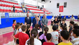 Vali Varol, Söke Gençlik ve Spor Kompleksi’nde incelemelerde bulundu