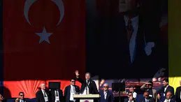 Hakan Safi’den Fenerbahçe kongresinde tarihi meydan okuma: Masaysa masayı kırarım, yapıysa yapıyı bozarım
