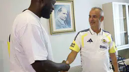 Fenerbahçe'nin yeni transferi lukaku tesisleri gezerek takıma adapte oluyor