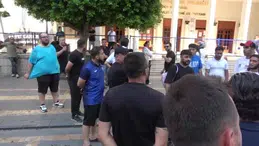 Adana Demirspor taraftarları belediye önünde gerilim yaşadı