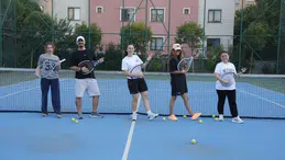Kartal Belediyesi’nin tenis eğitimleri, sporseverlere keyifli anlar sunuyor