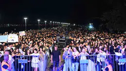 Oğuzhan Koç'un Edirne konserinde sigara izinsiz göze battı