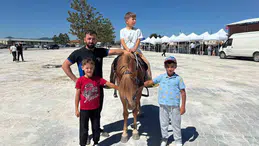 Tavşanlı'da rahvan at yarışları: Geleneksel sporun heyecanı coşku dolu bir etkinlikte yaşandı