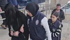 İlişki vaadiyle kandırdılar, kredi kartlarını boşalttılar!