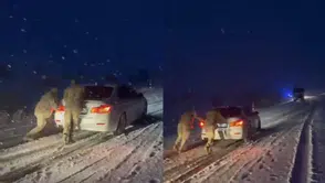 Sürücüler dondu kaldı! Muş’ta yoğun kar yağışı trafiği felç etti