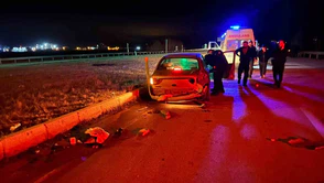 Kırmızı ışık ihlali kazaya sebep oldu: O anlar kamerada