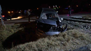Malatya’da yük treni hemzemin geçitte otomobile çarptı: 5 yaralı