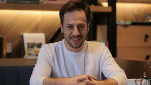 Kaan Taşaner anne ve babası kimdir, kaç yaşında aslen nereli? Hayatı ve kariyeri merak ediliyor