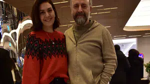 Halit Ergenç ve Bergüzar Korel’den Yılbaşı Festivali turu