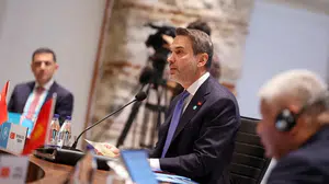 Bayraktar’dan Türk dünyasına enerji mesajı: 'Cesur, kararlı, hızlı ve en önemlisi birlikte adımlar atmamız lazım'