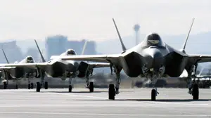 B-52’ler Japon denizi’nde: Washington ve Tokyo’dan sert mesaj!