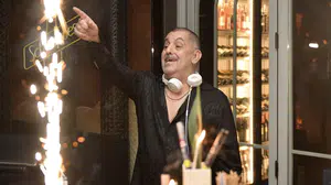 Ünlü DJ Ali Sayar 60 oldu! Doğum günü Catch’te nostaljiyle kutlandı