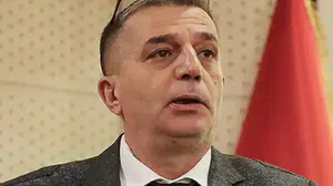 Hakan Şimşek biyografisi: Hangi partiden, nereli, kaç yaşında? Mesleki kariyeri ve hakkında bilinmeyenler