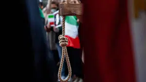 Tahran’dan sert mesaj: Casusluk affedilmedi!