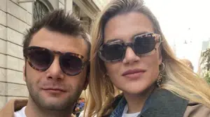 Yağız Can Konyalı'nın romantik teklifine sevgilisi Derya Şensoy'dan 'Evet' cevabı!